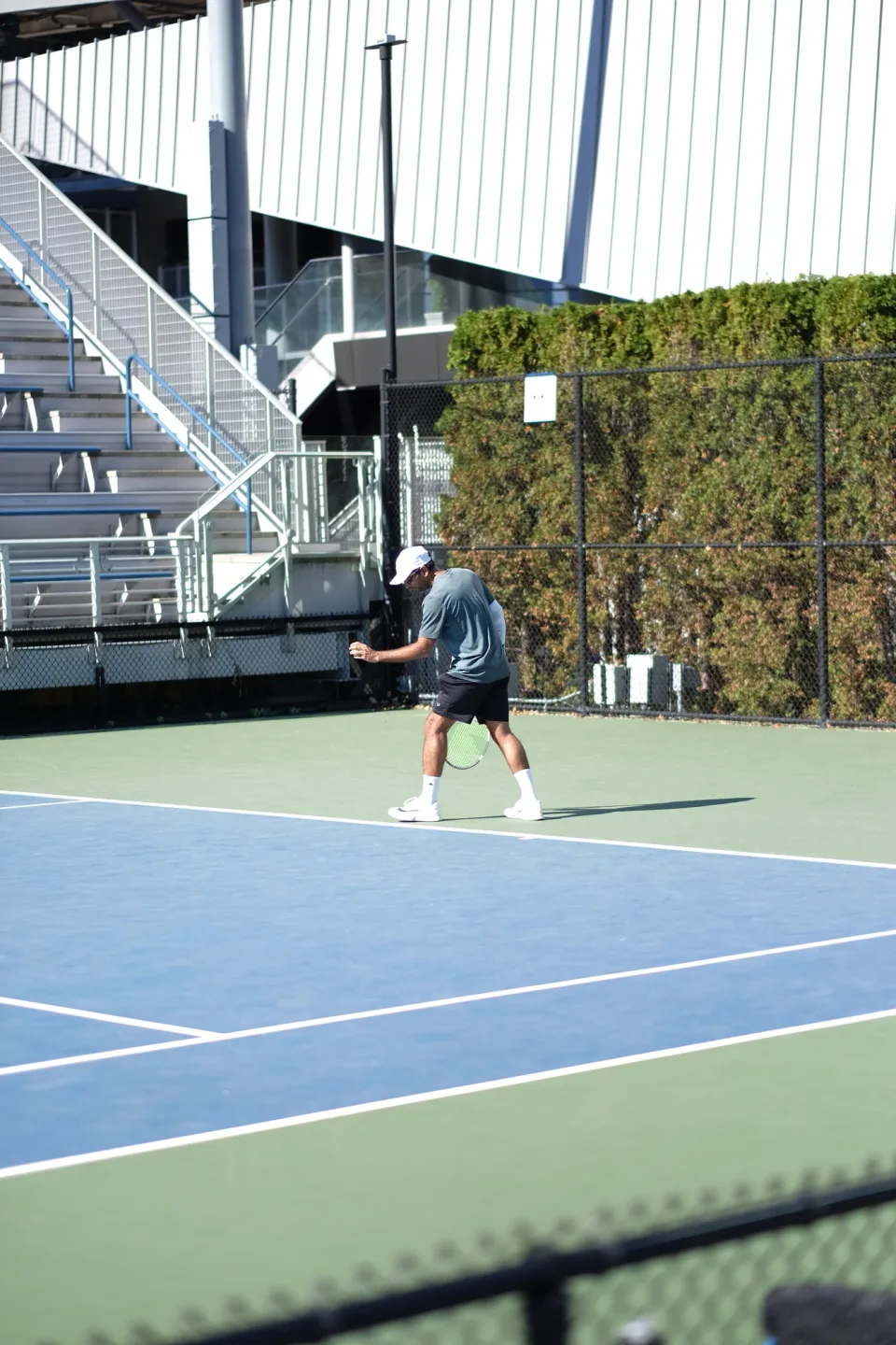 A player gets into position for the next shot at the 2026 Manhattan Ladder Finals