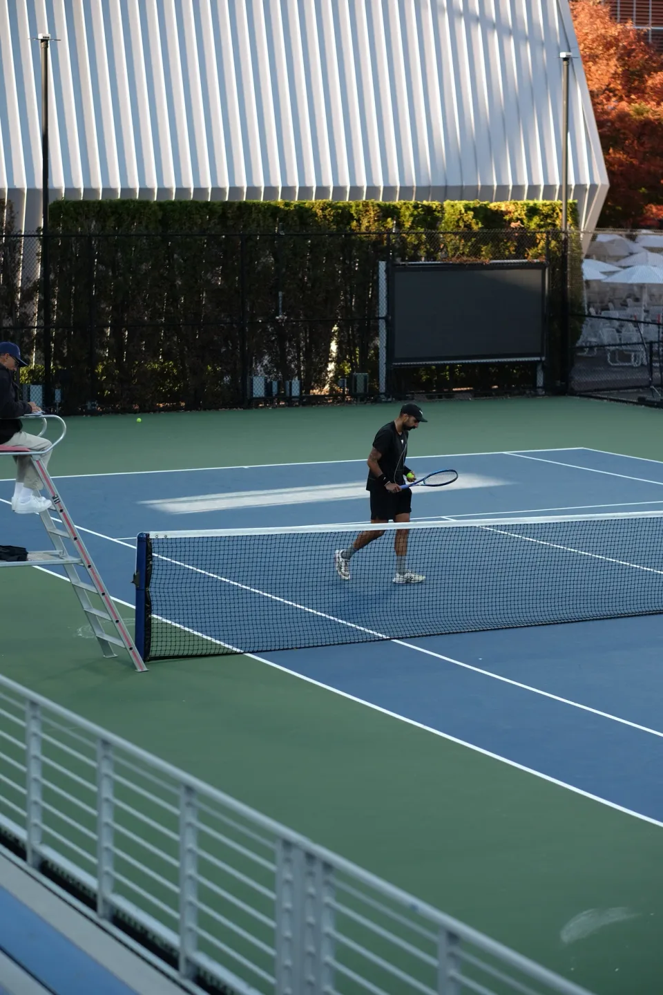 A wide view of one of the day’s final matches at the 2026 Manhattan Ladder Finals